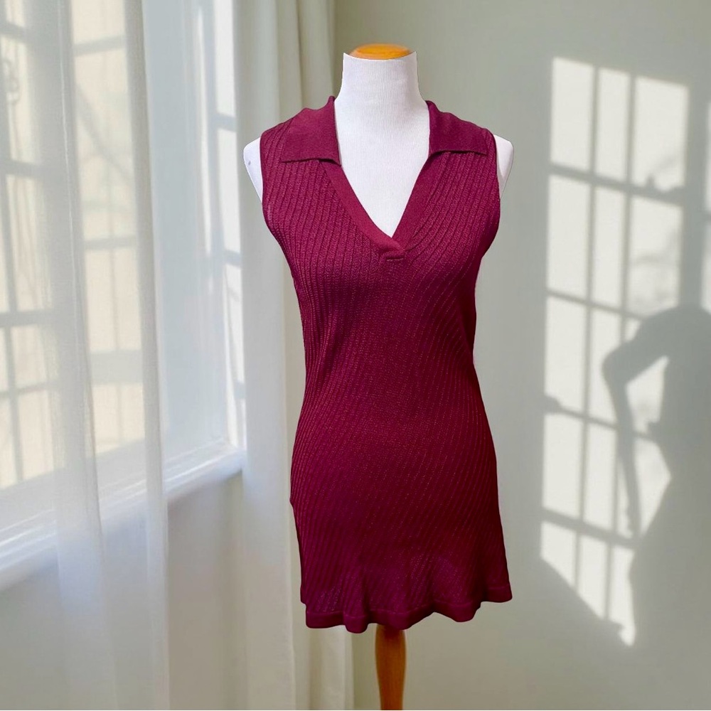 Dana Buchman Sleeveless Red Knit Top in Large